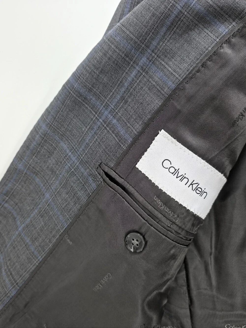 Calvin Klein excellent minimal